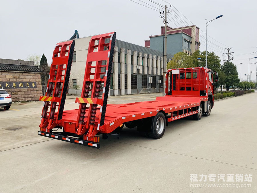 重汽豪瀚国六小三轴平板运输车